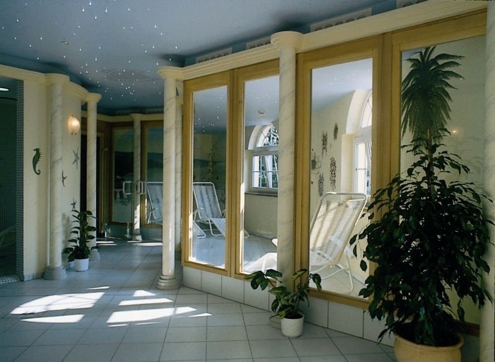 Spanischer Hof 4*